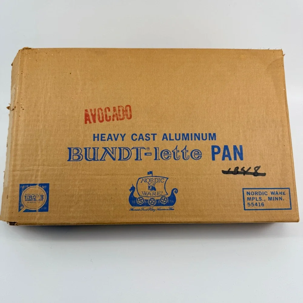 Vintage Nordic Ware Avocado Bundt-Lette Pan w/ Box Mini Bundt Cakes